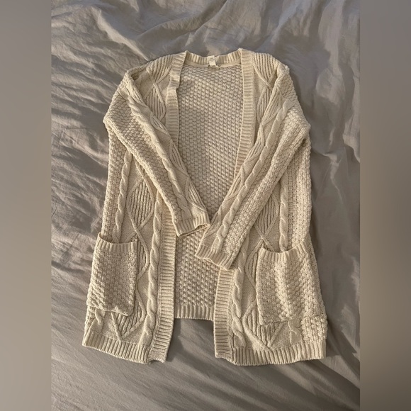 White knit cardigan! - Picture 2 of 5
